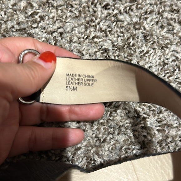 Michael Kors 5.5 wedge heel- black - Picture 4 of 5